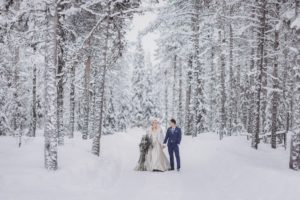 Swedish Lapland elopement at icehotel